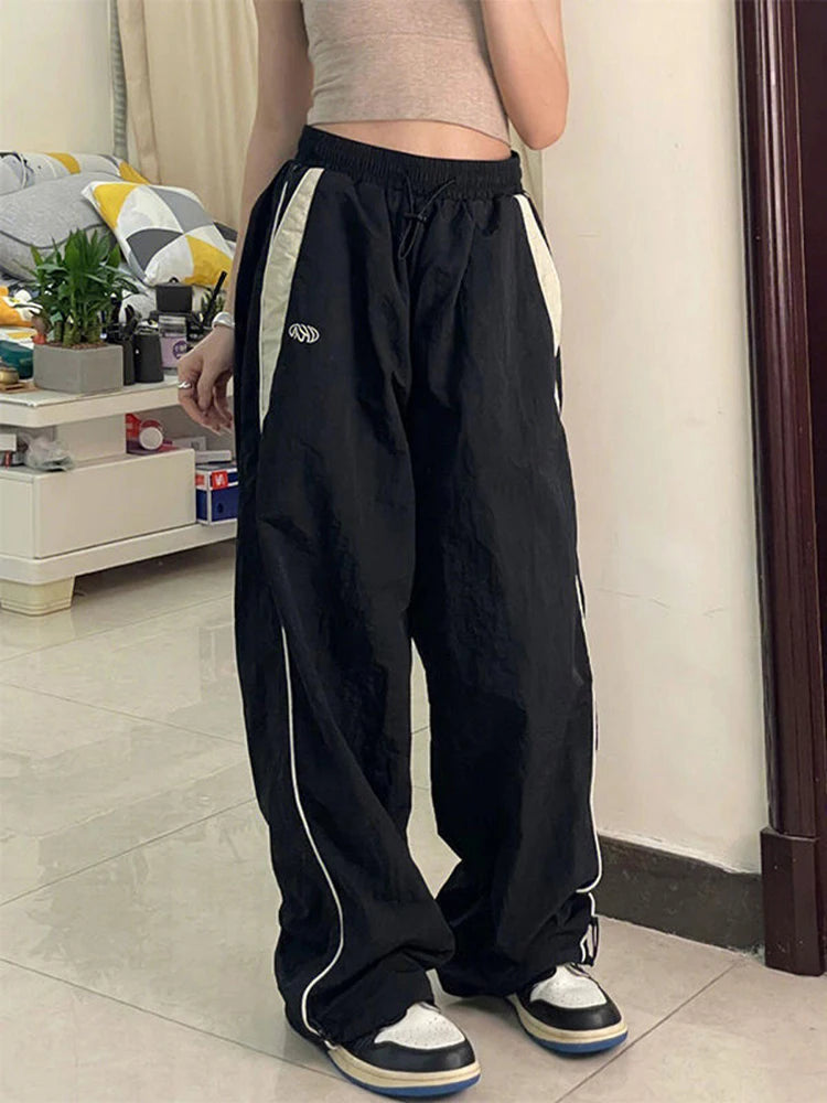 Women's loose cargo pants, urban style, oversized pants